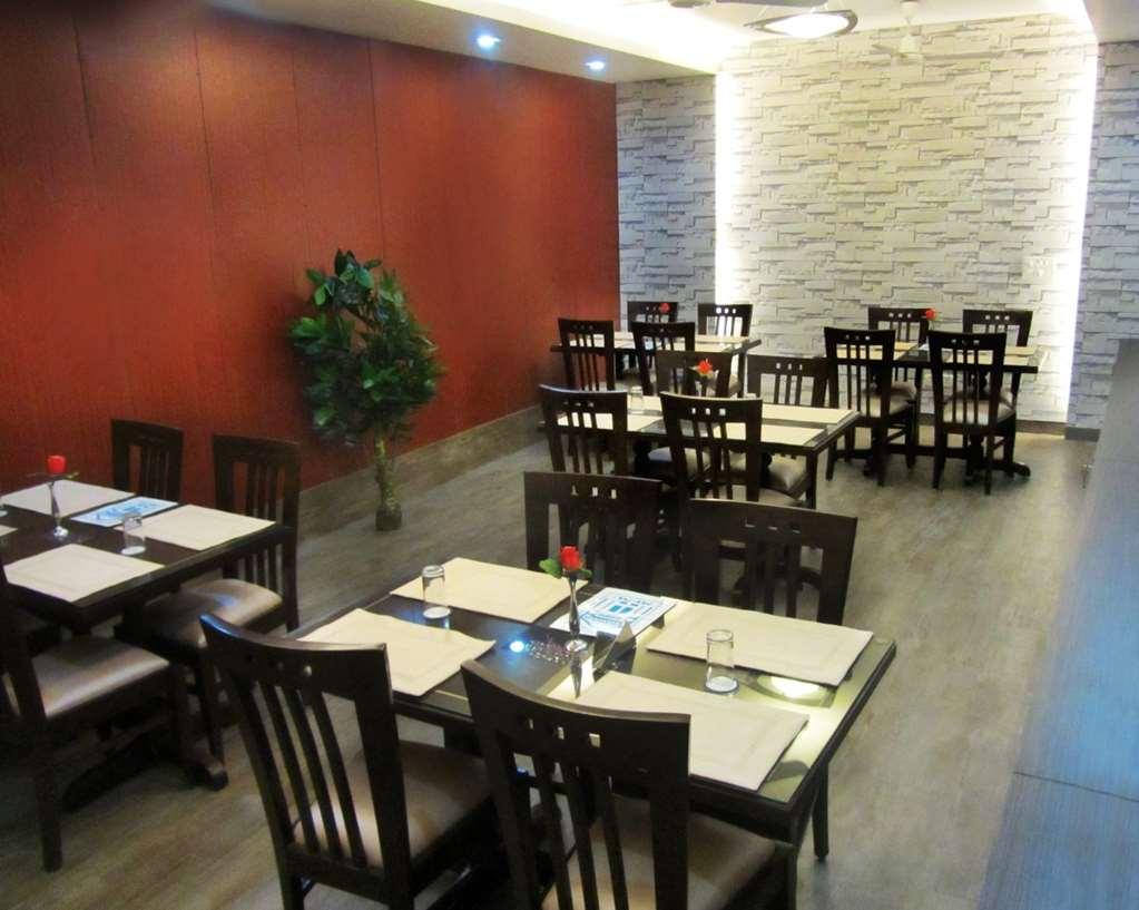 Hotel Windsor Castle Cyber City Gurgaon Restaurante foto